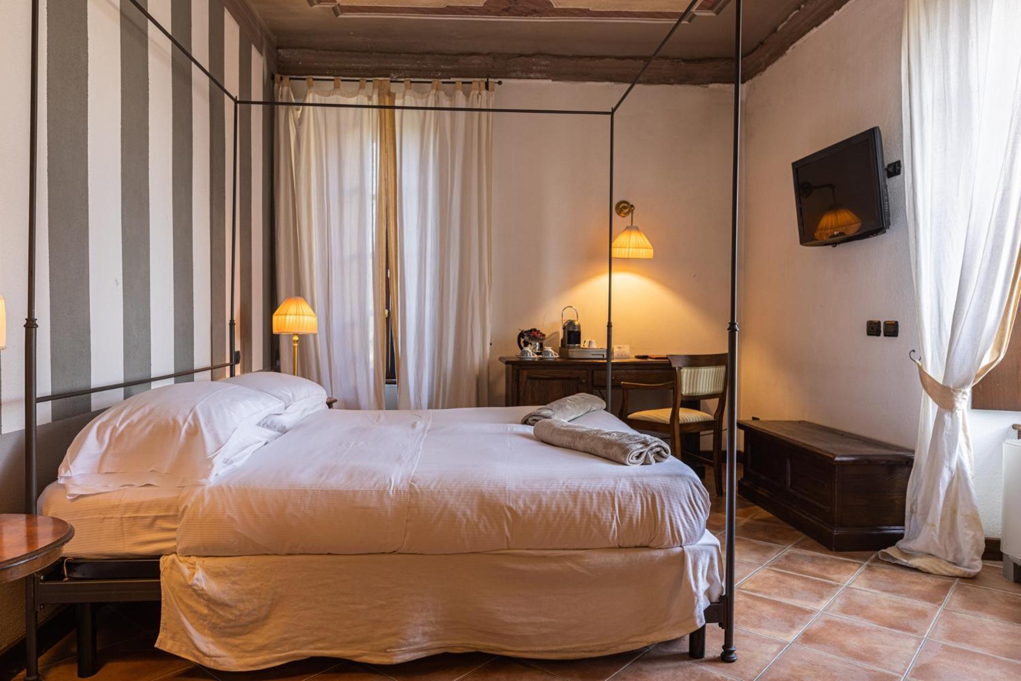 Al Castello Resort Sillavengo エクステリア 写真