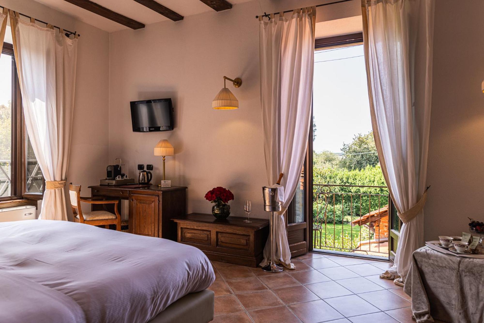 Al Castello Resort Sillavengo エクステリア 写真