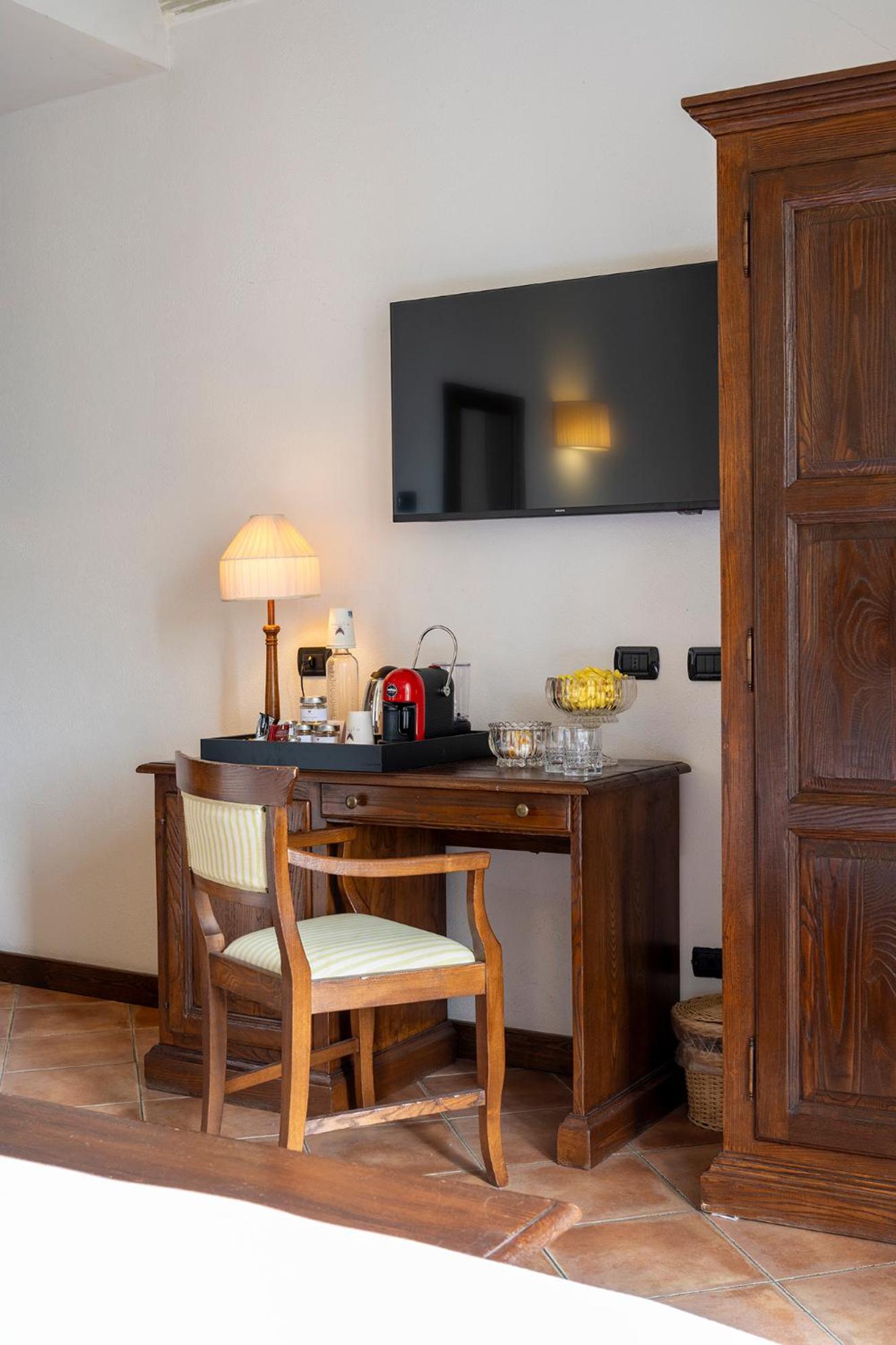 Al Castello Resort Sillavengo エクステリア 写真